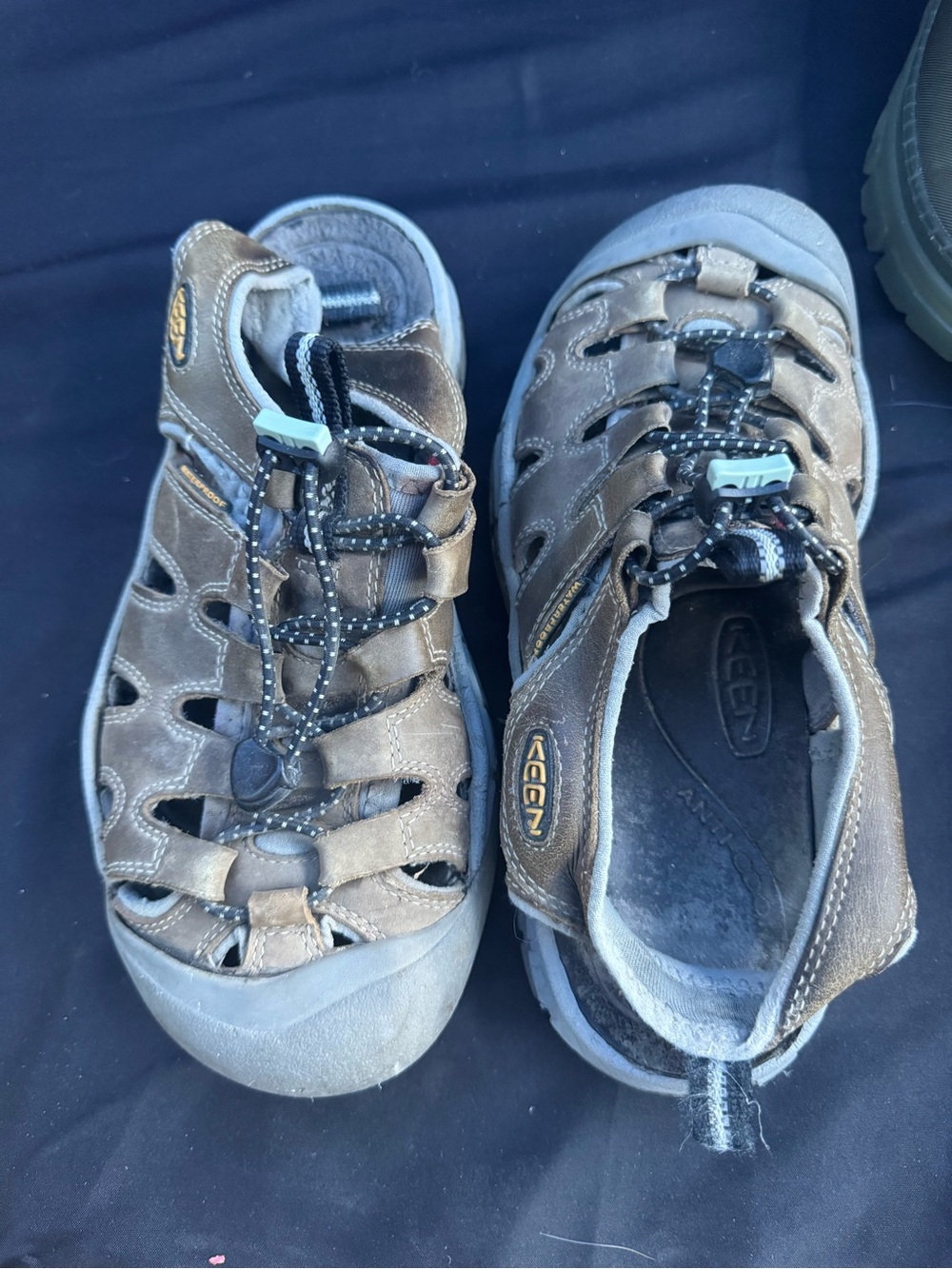 KEEN WOMENS Brown and Gray Closed-Toe Outdoor Sandals